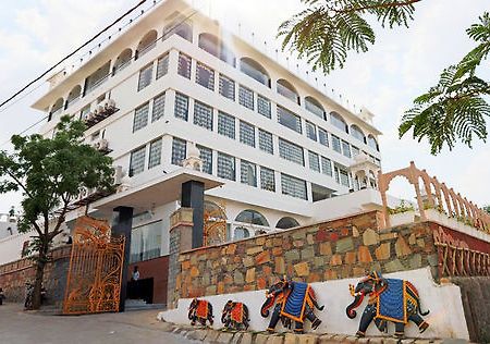 Mewargarh Udaipur By Red Lion S Hotel Exterior photo