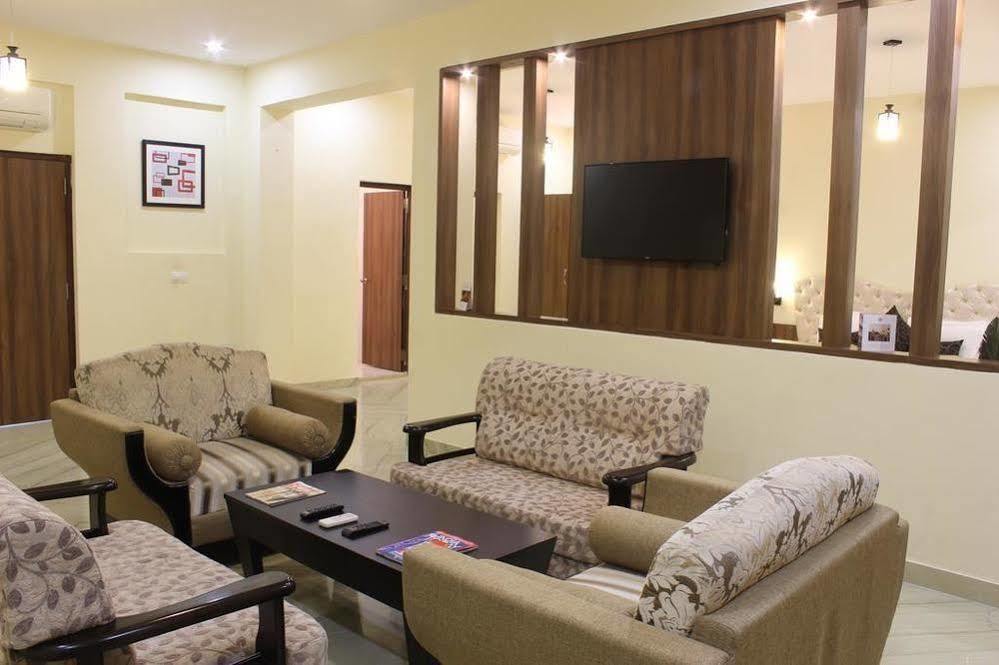 Mewargarh Udaipur By Red Lion S Hotel Exterior photo